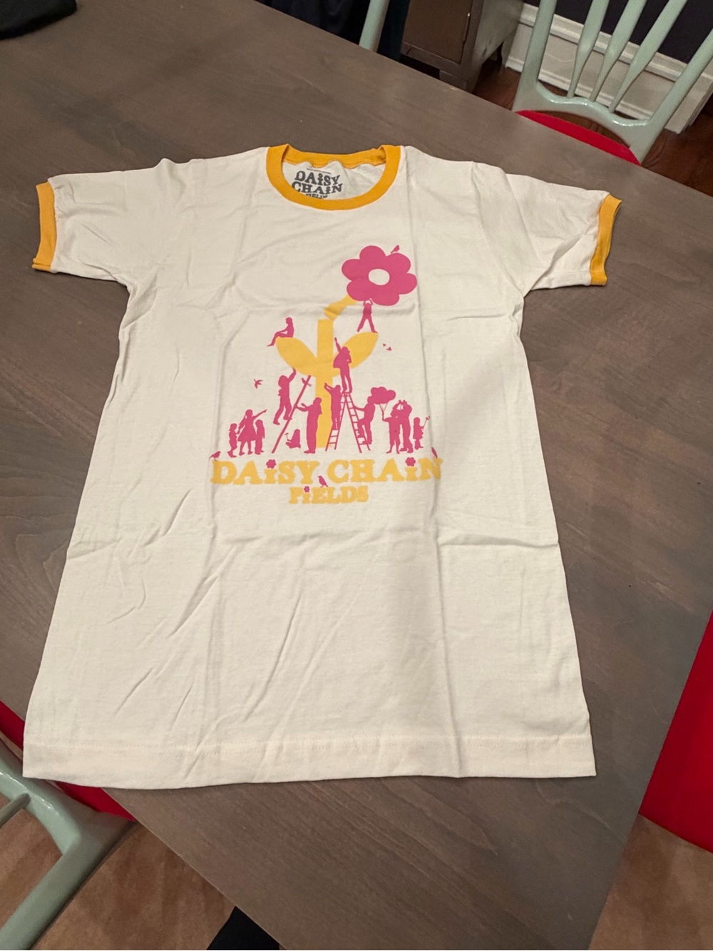 Daisy Chain Fields Ringer Tee Size Small